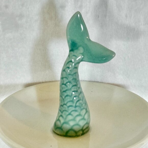 Mermaid Tail Ring Holder Ceramic Trinket Dish Collectible Jewelry Tray - Picture 3 of 6